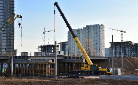 Jak wynajem sprzętu budowlanego wspiera innowacje w branży?