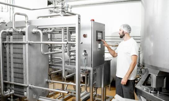 Dlaczego warto inwestować w wysokiej klasy nadziewarki masarskie?