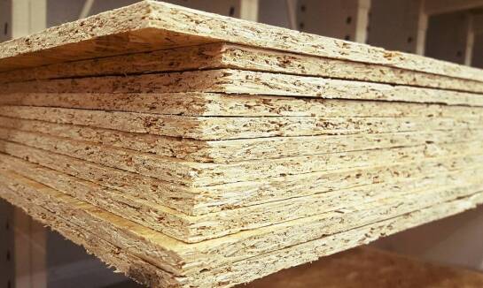 Czy płyta OSB to dobry wybór do wykończeń wnętrz?