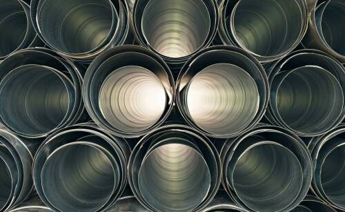 Różnice między kominami jednościennymi a dwuściennymi