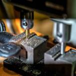 Porównanie cen usług otwierania zamków w Warszawie – co wpływa na koszty?