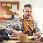 Jakie dodatkowe usługi można zamówić u złotej rączki koluszki?