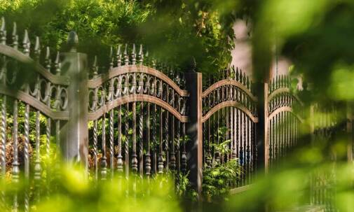 Jak kompleksowe podejście do ogrodzeń wpływa na satysfakcję klienta?