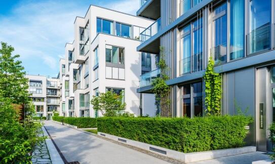 Rola stali nierdzewnej w poprawie efektywności energetycznej budynków