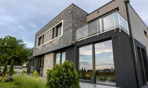 Jak wybrać odpowiednie plisy do pomieszczeń o różnych funkcjach?