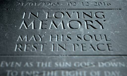 Jak personalizować napisy na nagrobkach z granitu?