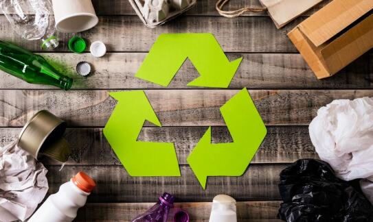 Jakie są kluczowe zalety recyklingu dla małych i średnich przedsiębiorstw?