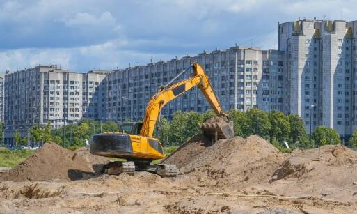 Transport ziemi w kontekście usług minikoparką – co oferujemy?
