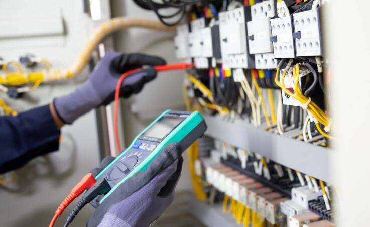 Wpływ regularnych pomiarów na długowieczność instalacji elektrycznej