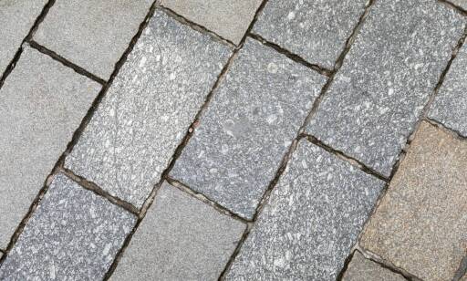 W jaki sposób firma brukarska dba o trwałość i odporność swoich realizacji?