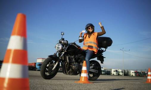 Kursy prawa jazdy kat. A: Zrozumienie manewrów i technik jazdy