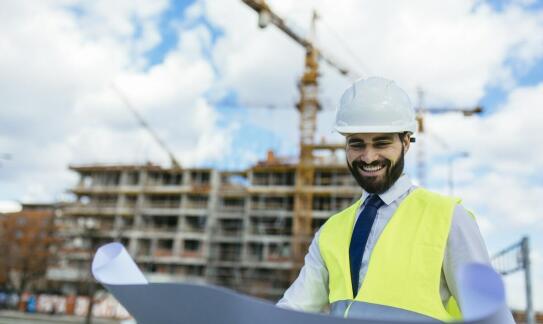 Kompleksowe przeglądy budowlane jako element zarządzania ryzykiem