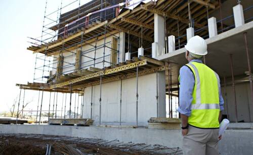 Przeglądy budynków w kontekście zgodności z przepisami prawa budowlanego