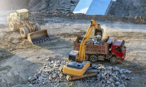 Jak Omega planuje procesy wywozu gruzu, aby zminimalizować przerwy na budowie w Mysłowicach?