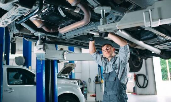 Jakie czynności wykonują okręgowe stacje kontroli pojazdów?