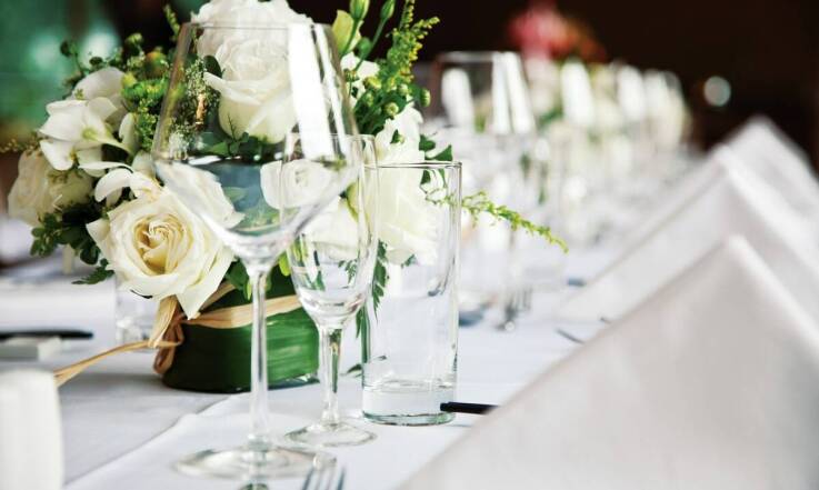 Wybór sali na komunię: różnorodne opcje aranżacji przestrzeni w hotelu