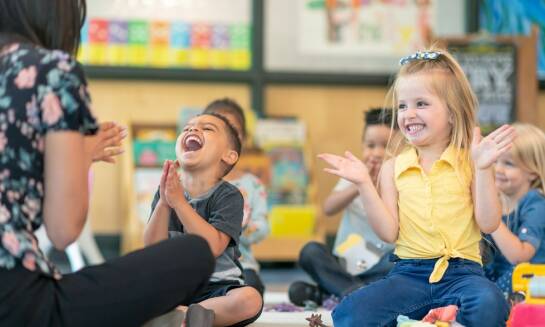 Zajęcia sensoryczne w prywatnym żłobku – jak wspierają rozwój dziecka?