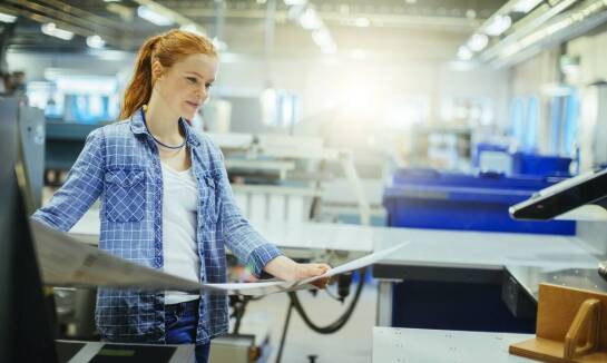 Jak transport krajowy wpływa na bezpieczeństwo relokacji maszyn?