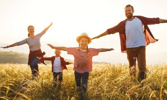 Jakie są możliwe korzyści z opieki naprzemiennej dla rodziny?