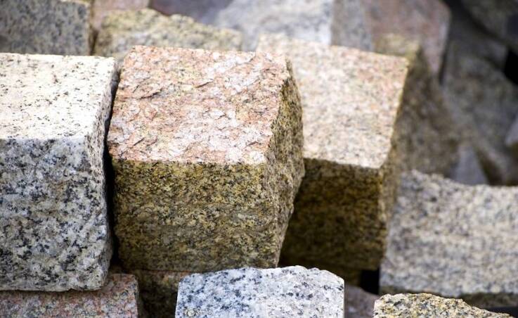 Co warto wiedzieć na temat kostki granitowej?