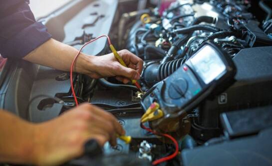 Naprawy mechaniczne i elektryczne – co obejmuje oferta warsztatu samochodowego?