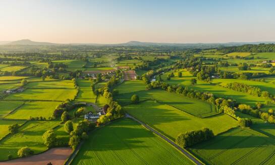 Jak zgodność z planem zagospodarowania przestrzennego wpływa na wycenę działki?