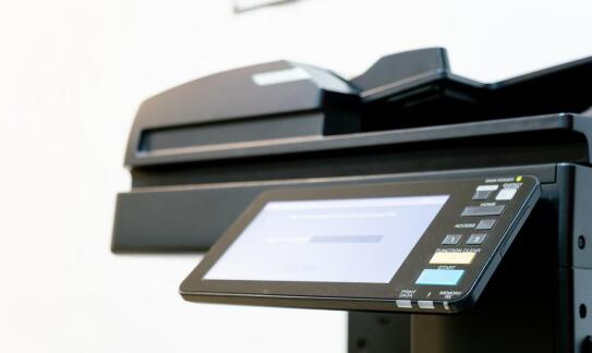 Rola dzierżawy urządzeń wielofunkcyjnych w optymalizacji procesów biurowych