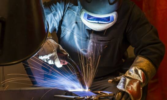 Nowoczesne techniki spawalnicze: co warto wiedzieć przed wyborem usługi?