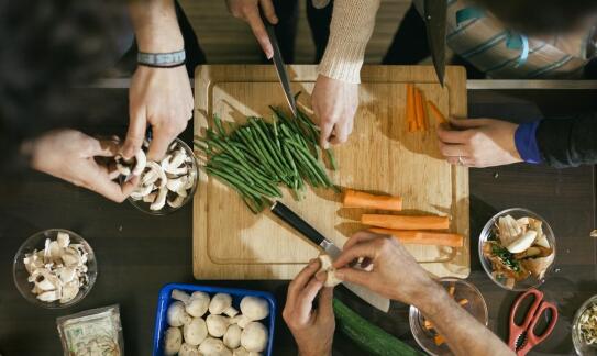 Jak hurtowa oferta grzybów shimeji może wspierać kreatywność kulinarną?