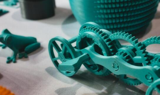 Jakie materiały stosuje się w produkcji nowoczesnych pasów narzędziowych?