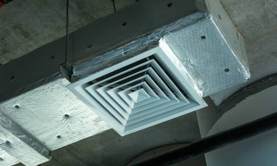 Wpływ lokalnych uwarunkowań na projektowanie instalacji wentylacyjnych