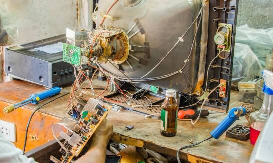 W jaki sposób auto szrot wspiera ekonomię cyrkularną?