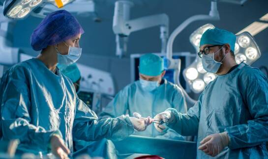 Chirurgia naczyniowa we Wrocławiu: Jak wspomaga terapie onkologiczne?