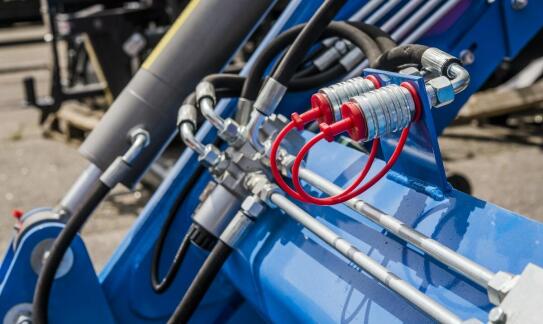 Jak klej do gwintów wpływa na redukcję drgań w złożeniach mechanicznych?