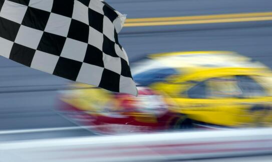 Integracje firmowe na gokartach: Jakie emocje czekają uczestników?