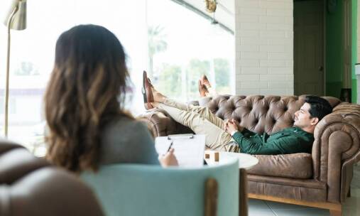 Terapia Ostrołęka: praca nad zranieniami emocjonalnymi