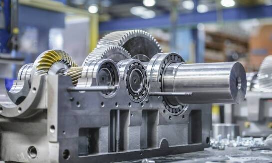 Metkownica trzyrzędowa: jak metalowe podzespoły zwiększają jej niezawodność?