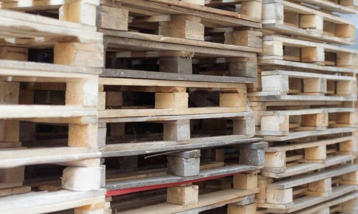 W jaki sposób skup palet wspiera zrównoważony rozwój przedsiębiorstw?