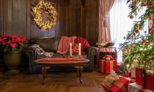 Dekorowanie cyprysowej choinki – inspiracje i porady