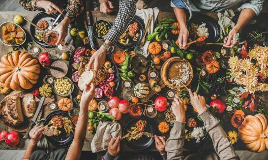 Jakie potrawy warto wybrać na obiady na wynos w sezonie jesiennym?