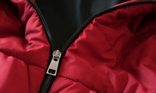 Zimowa kurtka skórzana motocyklowa: co warto wiedzieć przed zakupem?