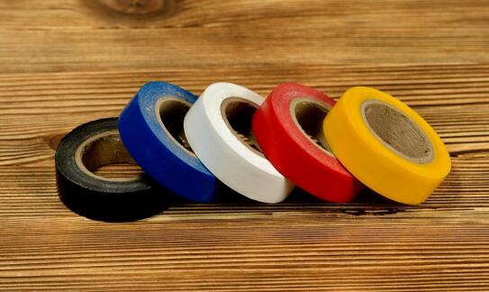 Jakie innowacje wprowadzają lakiery na rynek rolniczy?