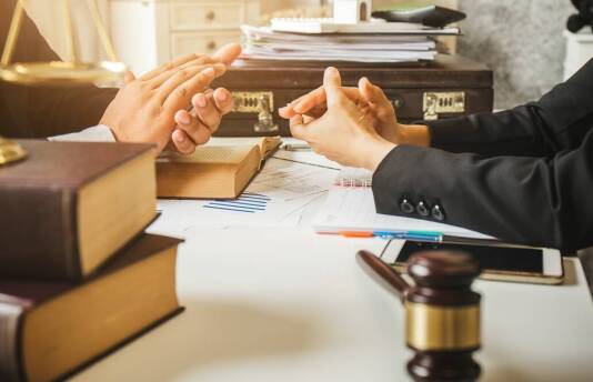 Jak dobry adwokat z Torunia może pomóc w sprawach karnych?