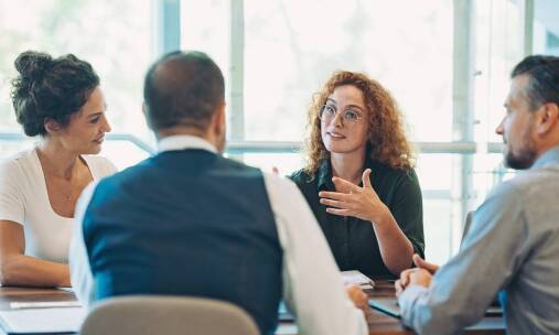 Jakie są etapy współpracy z kancelarią prawną przy restrukturyzacji firmy?