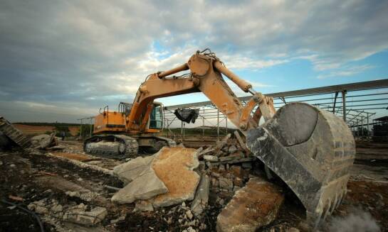 Jakie czynniki wpływają na wybór metody wyburzeń?