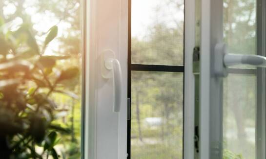 Wpływ moskitier na izolację termiczną mieszkań