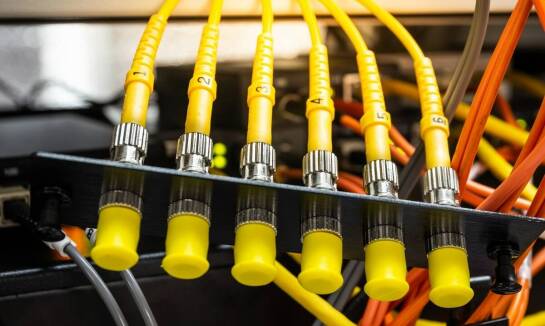 Zastosowanie czujników światłowodowych w nowoczesnych systemach pomiarowych