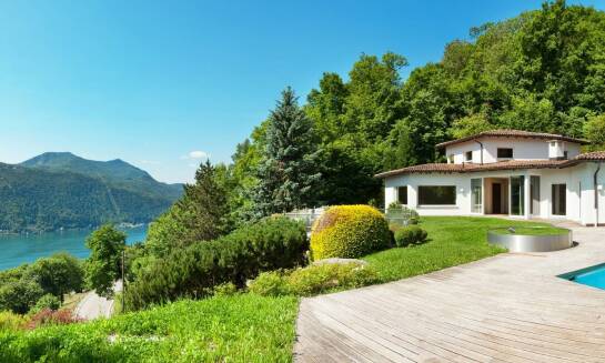 Wynajem domu z ogrodem i basenem: zalety pobytu na Kaszubach