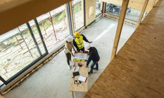 Jak przegląd stanu technicznego budynku wpływa na planowanie prac remontowych?