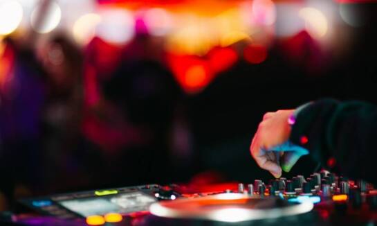 Jakie akcesoria taneczne wykorzystuje Animator Gliwice podczas występów?